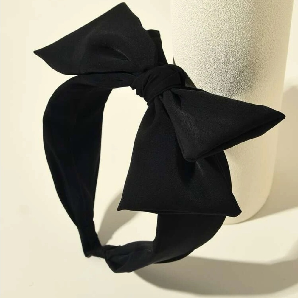 🎉 3 items for $20! NWT Black Bow Headband